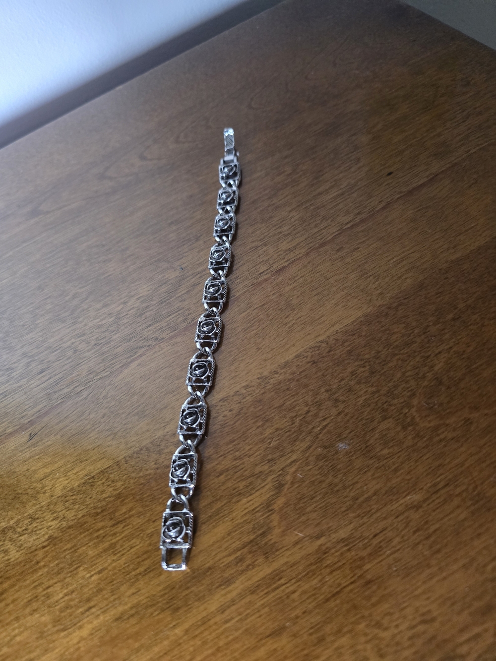 Vintage Signed 1971 Sarah Coventry "Antique Rose" Silver-tone Link Bracelet